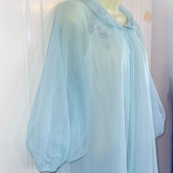 Vtg  60s Artemis Light Blue 2 layer semi sheer robe/ embroidery & puff sleeves - Picture 5 of 10